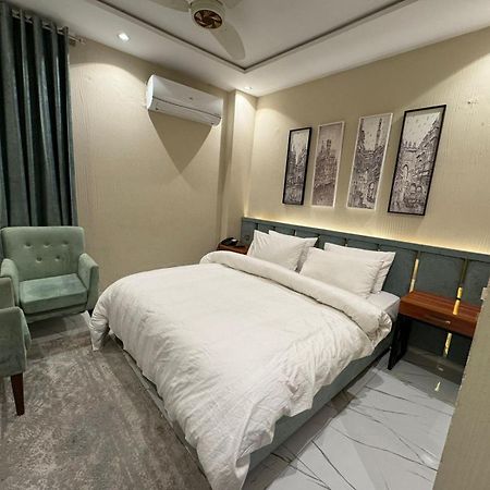 Shelton Boulevard Hotel Lahore Exteriér fotografie