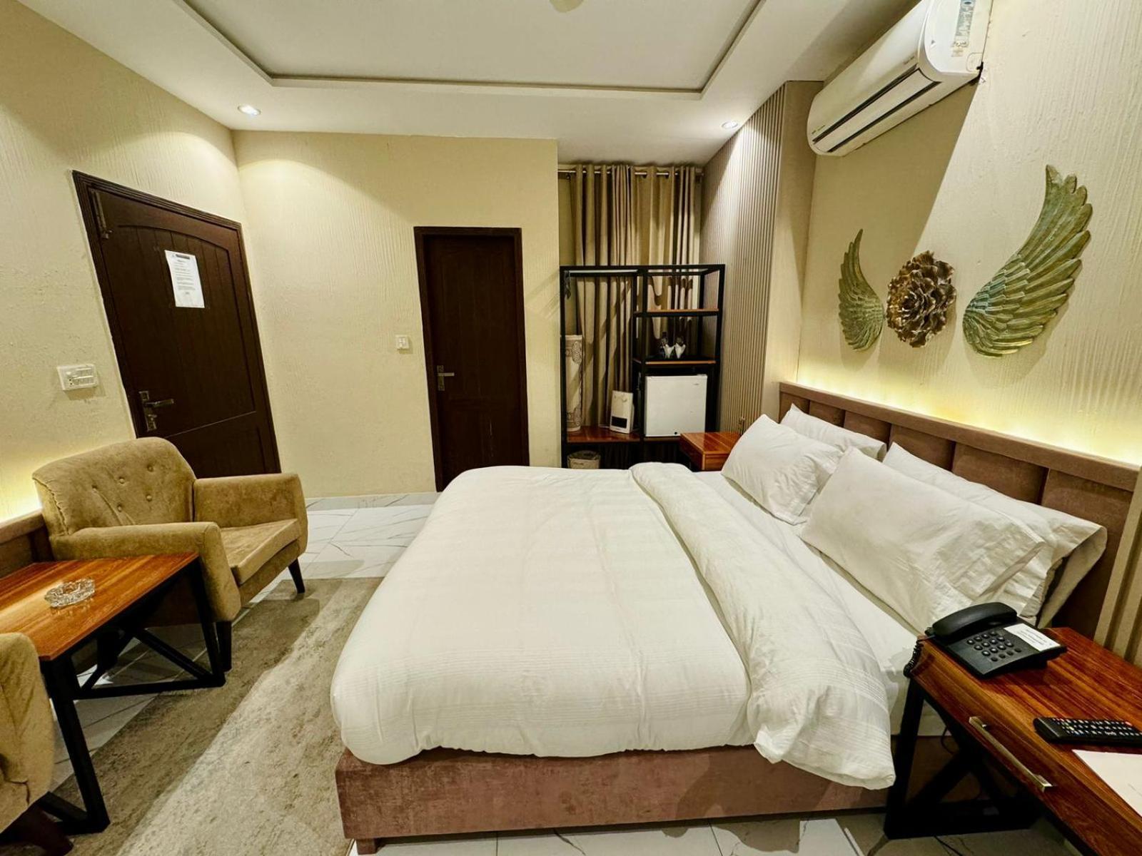 Shelton Boulevard Hotel Lahore Exteriér fotografie